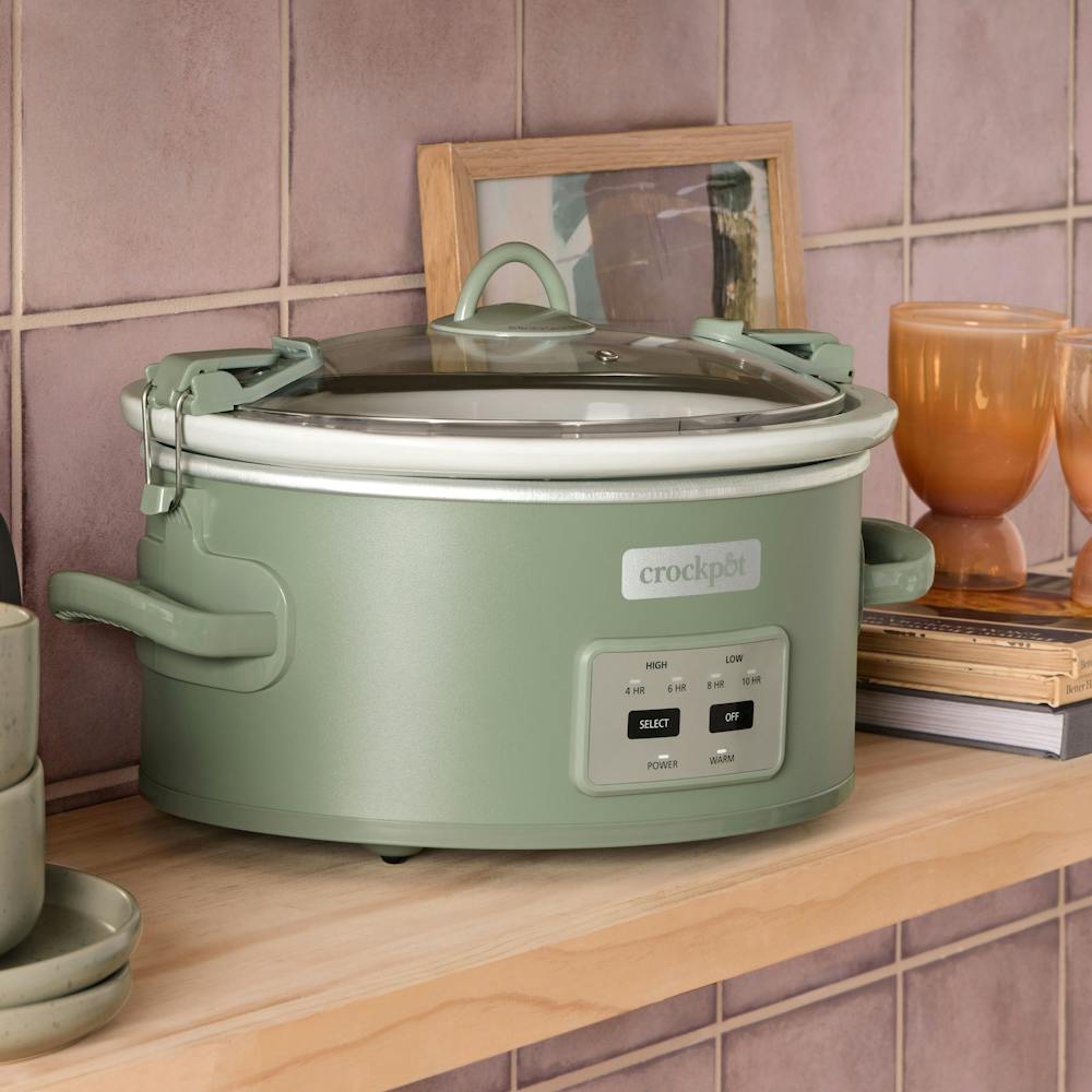 crock-pot-programmable-design-series-6-quart-cook-and-carry-slow-cooker-moonshine-l0 35da96db-7241-3d5a-8296-0e309727e190.jpg