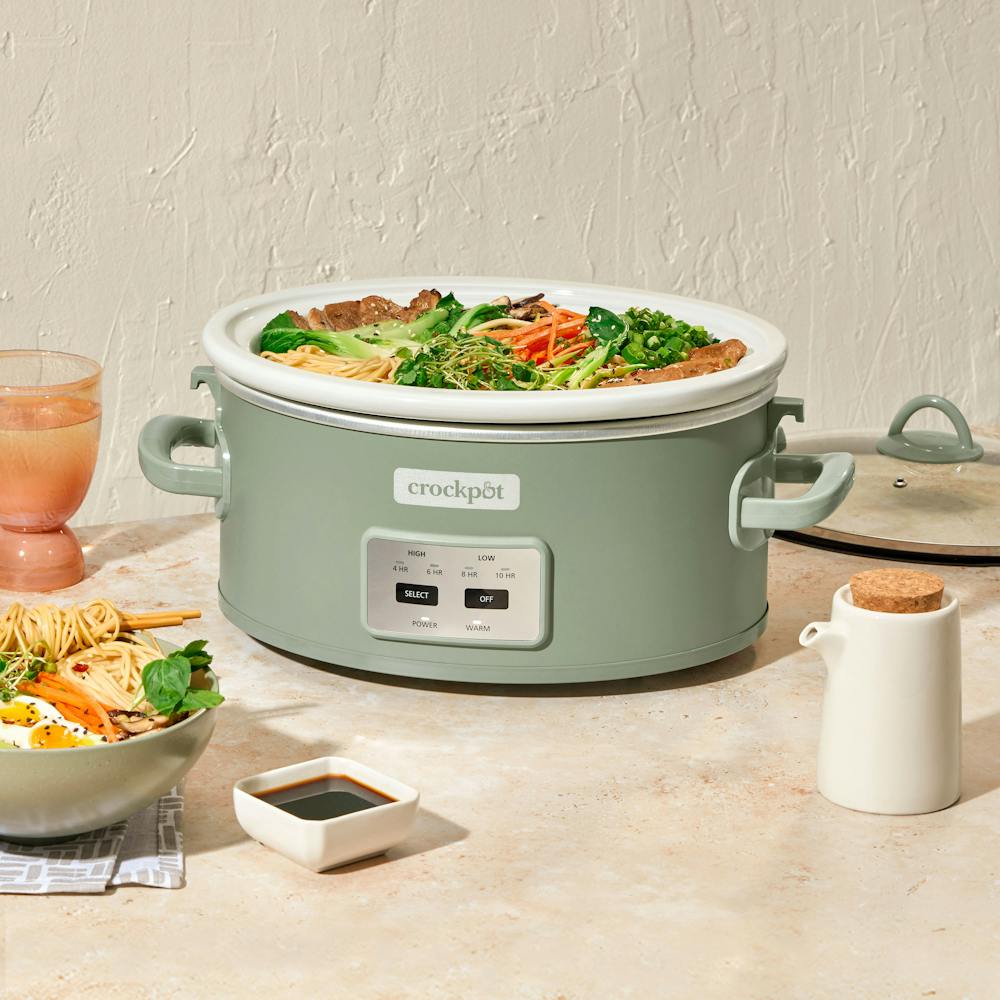 crock-pot-programmable-design-series-6-quart-cook-and-carry-slow-cooker-moonshine-l0 94e6cb40-ae64-3660-918d-c04a575e1d96.jpg